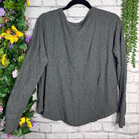 ¥💙2/$40💙NWT SO Grey Long Sleeve Button Down Lightweight Cardigan Size Small - Picture 11 of 16